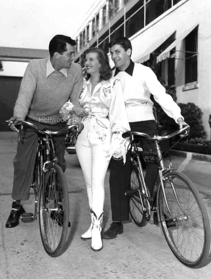 Dean Martin and Jerry Lewis 1950.jpg